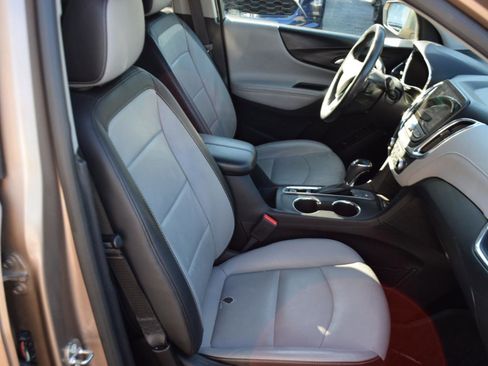 Used 2018 Chevrolet Equinox Premier FWD image 18