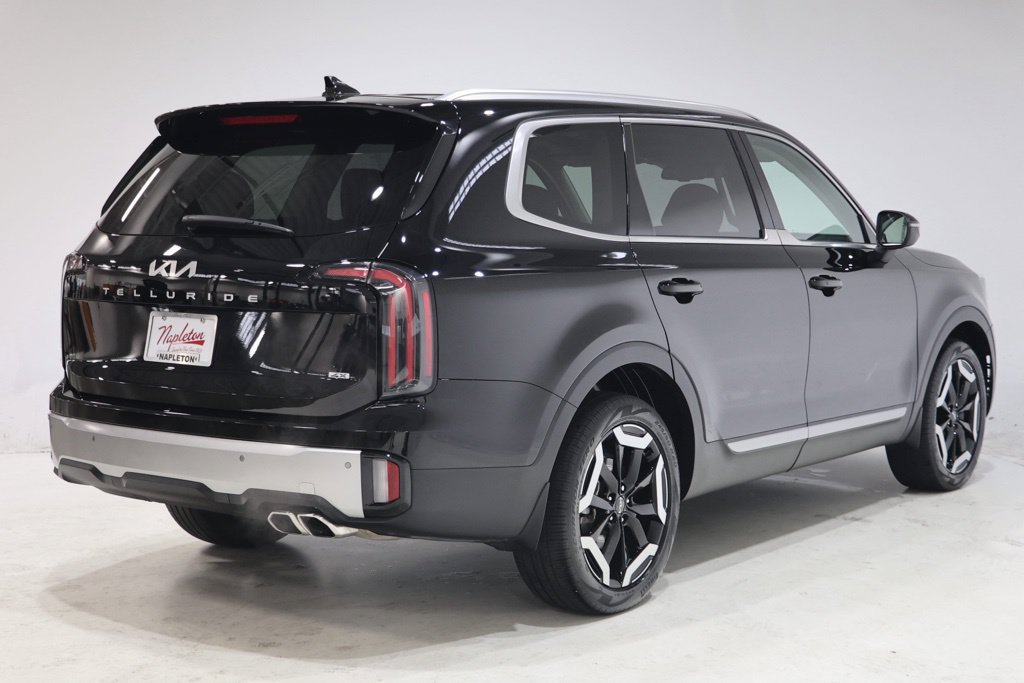 Used 2024 Kia Telluride EX w/ EX Captain's Chair Package AWD/4WD image 12