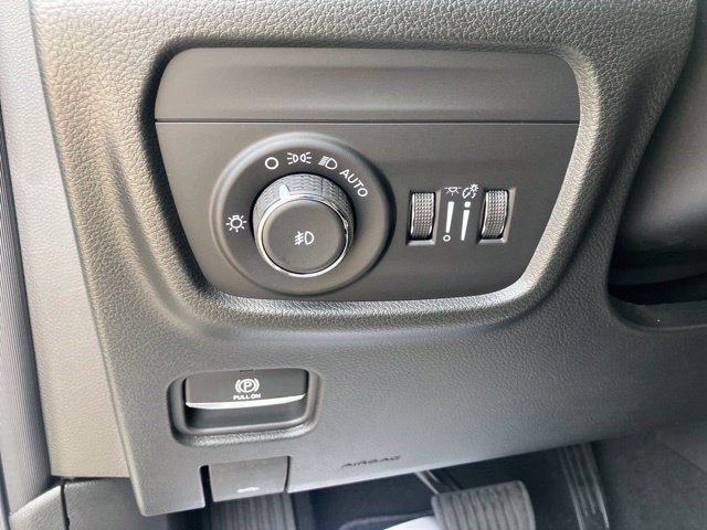 New 2026 Jeep Grand Cherokee Limited w/ Luxury Tech Group II AWD/4WD image 15