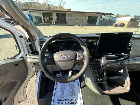 Used 2023 Ford Transit 350 XLT image 25