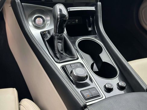 Used 2018 Nissan Maxima Platinum image 21