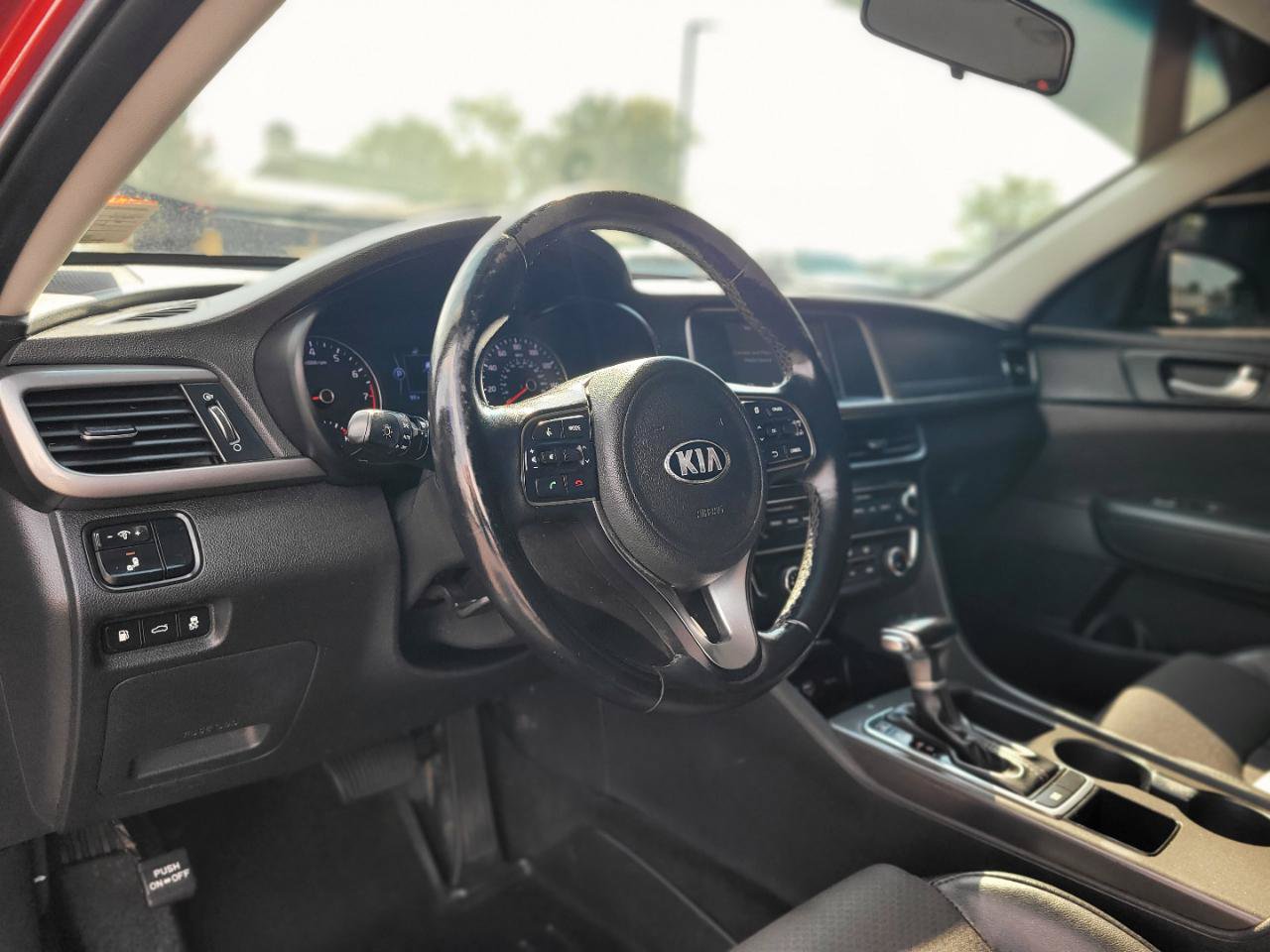 Used 2018 Kia Optima S FWD image 8