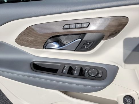 Used 2022 GMC Terrain Denali image 29