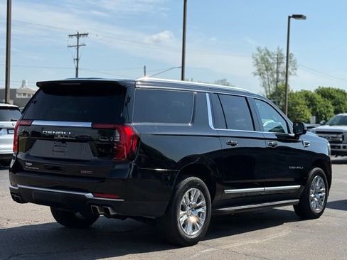 Used 2025 GMC Yukon XL Denali AWD/4WD image 38