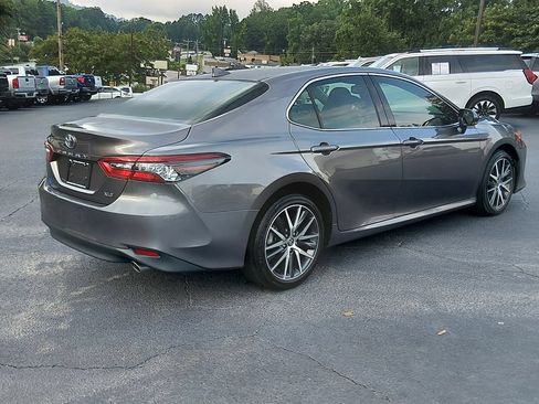 Used 2024 Toyota Camry XLE FWD image 4