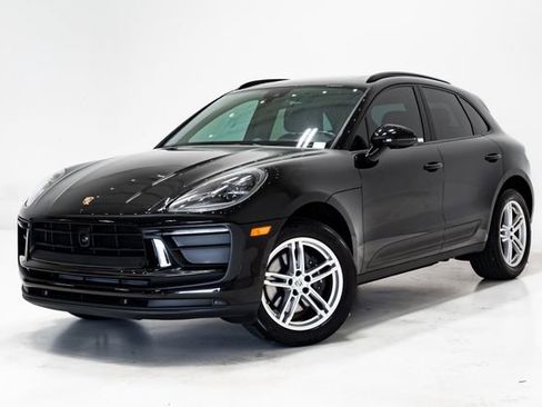 Used 2023 Porsche Macan image 2