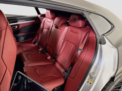 Used 2022 Lamborghini Urus AWD/4WD image 22