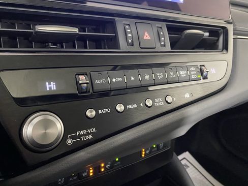 Used 2023 Lexus ES 350 w/ Premium Package image 28