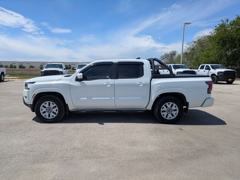 Used 2022 Nissan Frontier SV w/ Technology Package RWD image 6