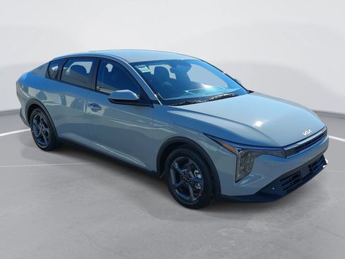 New 2026 Kia K4 LXS image 3