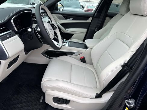 New 2026 Jaguar F-PACE R-Dynamic S image 10