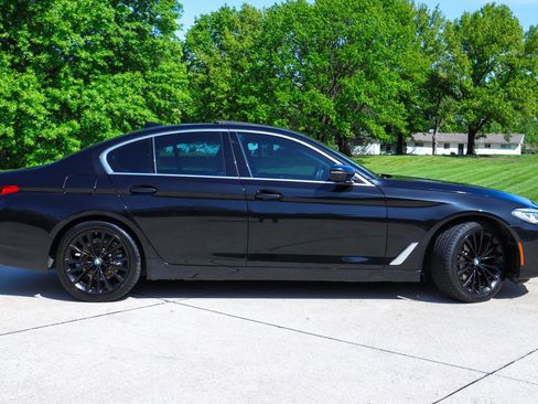 Used 2021 BMW 530i xDrive w/ Premium Package AWD/4WD image 5