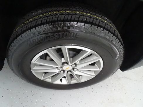 Used 2023 Chevrolet Traverse LT AWD/4WD image 29