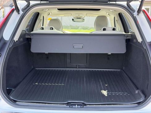 Used 2023 Volvo XC60 B5 Plus w/ Protection Package Premier image 14