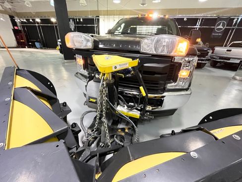 Used 2019 Ford F250 XL w/ XL Value Package image 3