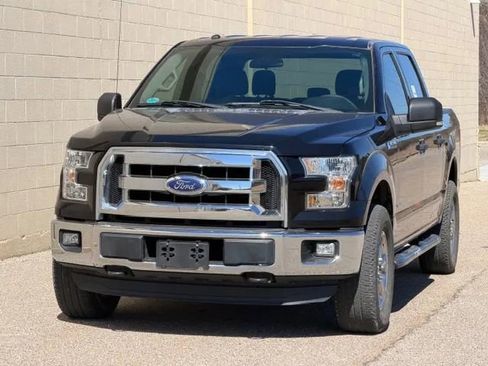 Used 2016 Ford F150 XLT w/ Trailer Tow Package image 3