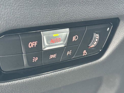 Certified 2025 BMW 330i xDrive Sedan w/ Premium Package image 28