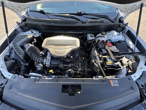 Used 2024 Cadillac XT6 Sport image 27