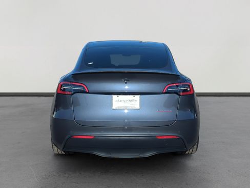 Used 2022 Tesla Model Y Performance image 4