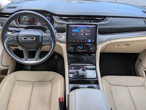 Used 2021 Jeep Grand Cherokee L Limited w/ Luxury Tech Group II image 15