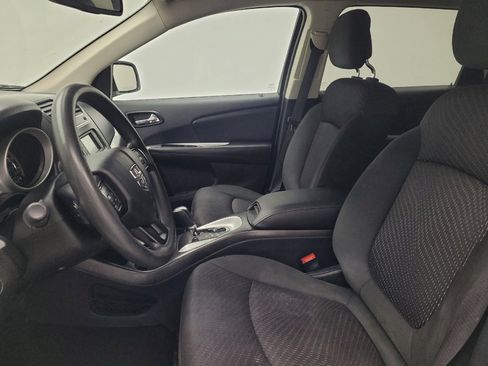 Used 2019 Dodge Journey SE image 17