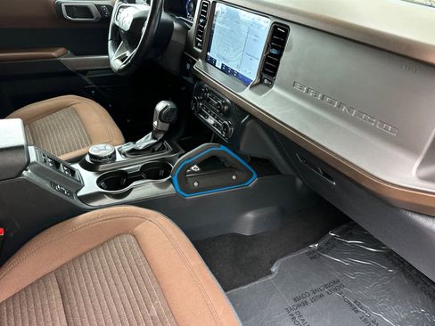 Used 2022 Ford Bronco Outer Banks image 16