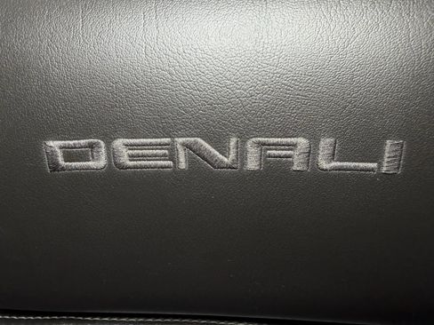 Used 2015 GMC Yukon XL Denali w/ Open Road Package RWD image 37