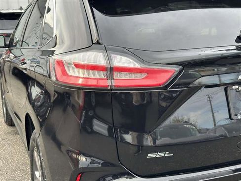 Used 2022 Ford Edge SEL w/ Sport Appearance Package image 11