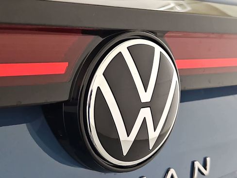 New 2026 Volkswagen Tiguan SE AWD/4WD image 11
