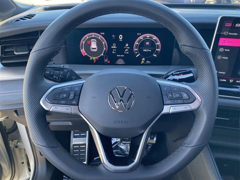 New 2026 Volkswagen Tiguan SE R-Line image 19