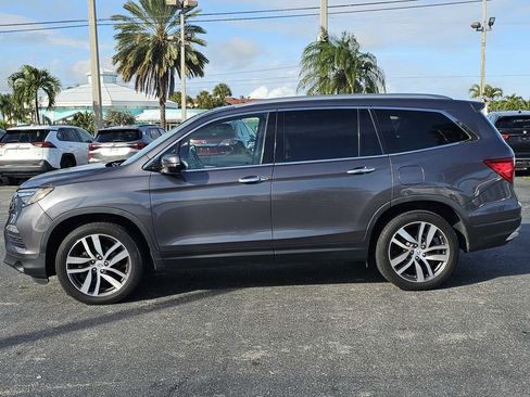Used 2017 Honda Pilot Elite image 2
