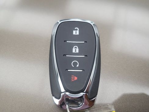 Used 2022 Chevrolet Trax LT w/ Driver Confidence Package image 32