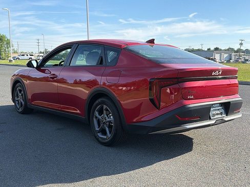 Used 2025 Kia K4 LXS FWD image 3