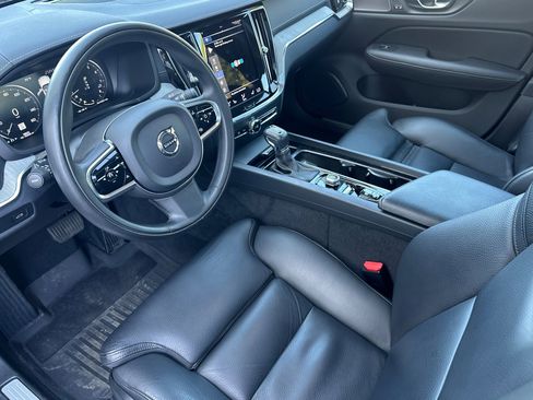 Used 2021 Volvo S60 T6 Inscription w/ Climate Package image 6