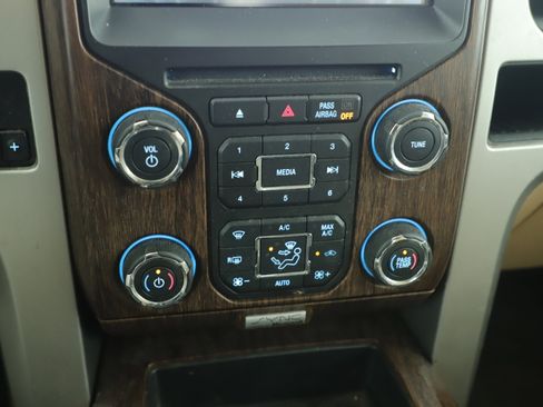 Used 2013 Ford F150 Lariat w/ Lariat Chrome Pkg image 8