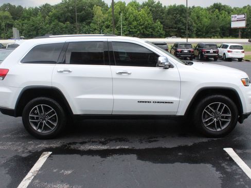 Used 2019 Jeep Grand Cherokee Limited AWD/4WD image 5