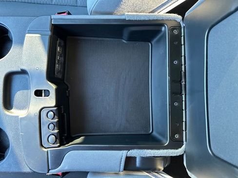 Used 2018 RAM 2500 Tradesman w/ Chrome Appearance Group image 26