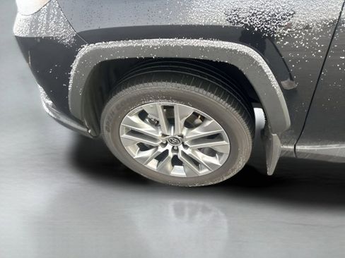Used 2023 Toyota RAV4 XLE Premium image 17