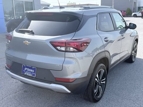 Used 2025 Chevrolet TrailBlazer LT w/ Convenience Package FWD image 5
