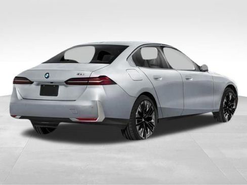 Certified 2025 BMW 530i xDrive w/ Premium Package image 77