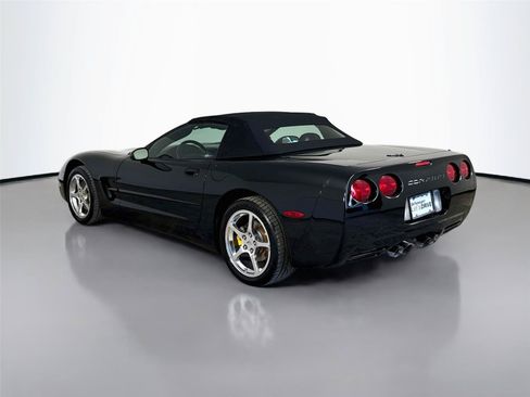 Used 2004 Chevrolet Corvette Convertible w/ Preferred Equipment Group RWD image 7