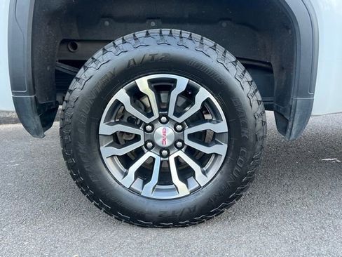 Used 2022 GMC Sierra 1500 AT4 w/ AT4 Premium Package image 9