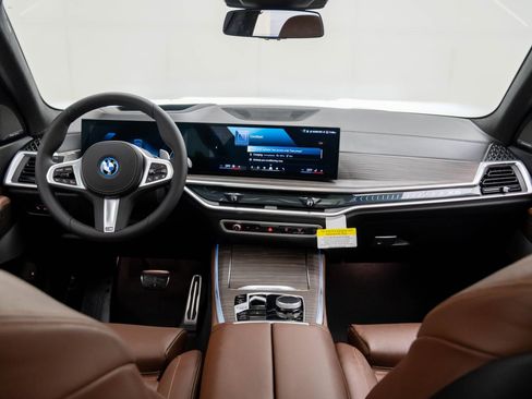 New 2026 BMW X5 xDrive50e w/ M Sport Package image 11