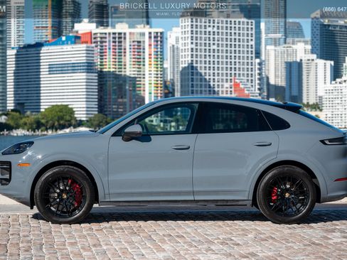 Used 2024 Porsche Cayenne S image 12