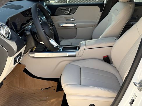 New 2026 Mercedes-Benz GLB 250 image 17