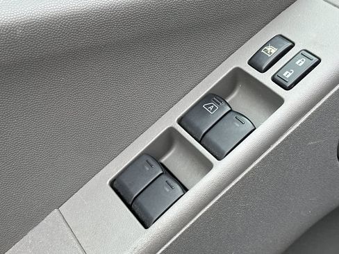 Used 2018 Nissan Frontier SV image 13