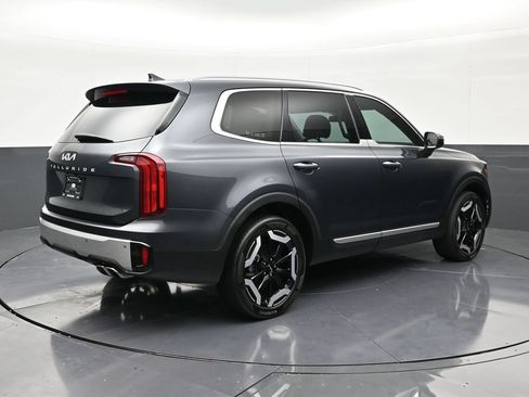 Used 2024 Kia Telluride S FWD image 5