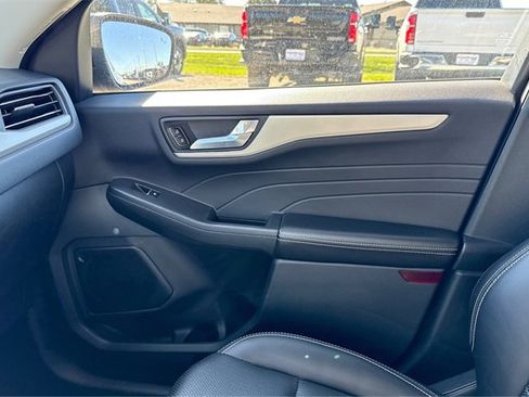 Used 2021 Ford Escape SEL image 19