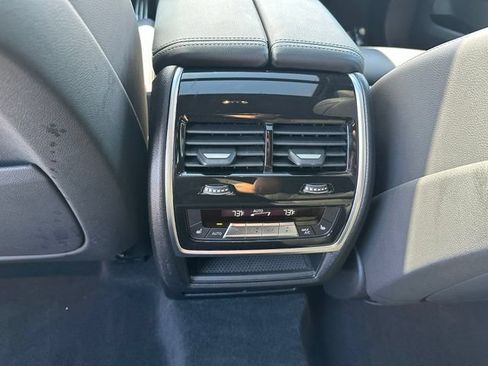 Used 2022 BMW X6 xDrive40i w/ Executive Package AWD/4WD image 17