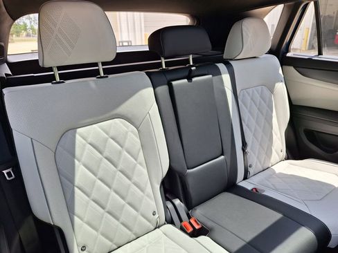 New 2025 Volkswagen Atlas Cross Sport SEL Premium R-Line image 29